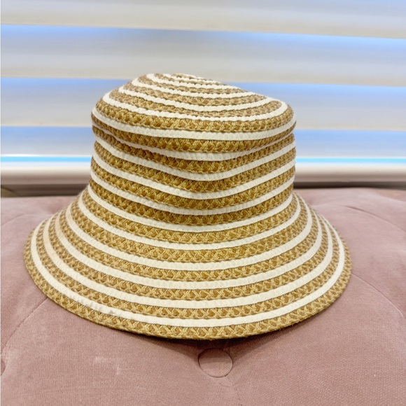 Eric Javits Beige and White Striped Hat - Picture 1 of 6